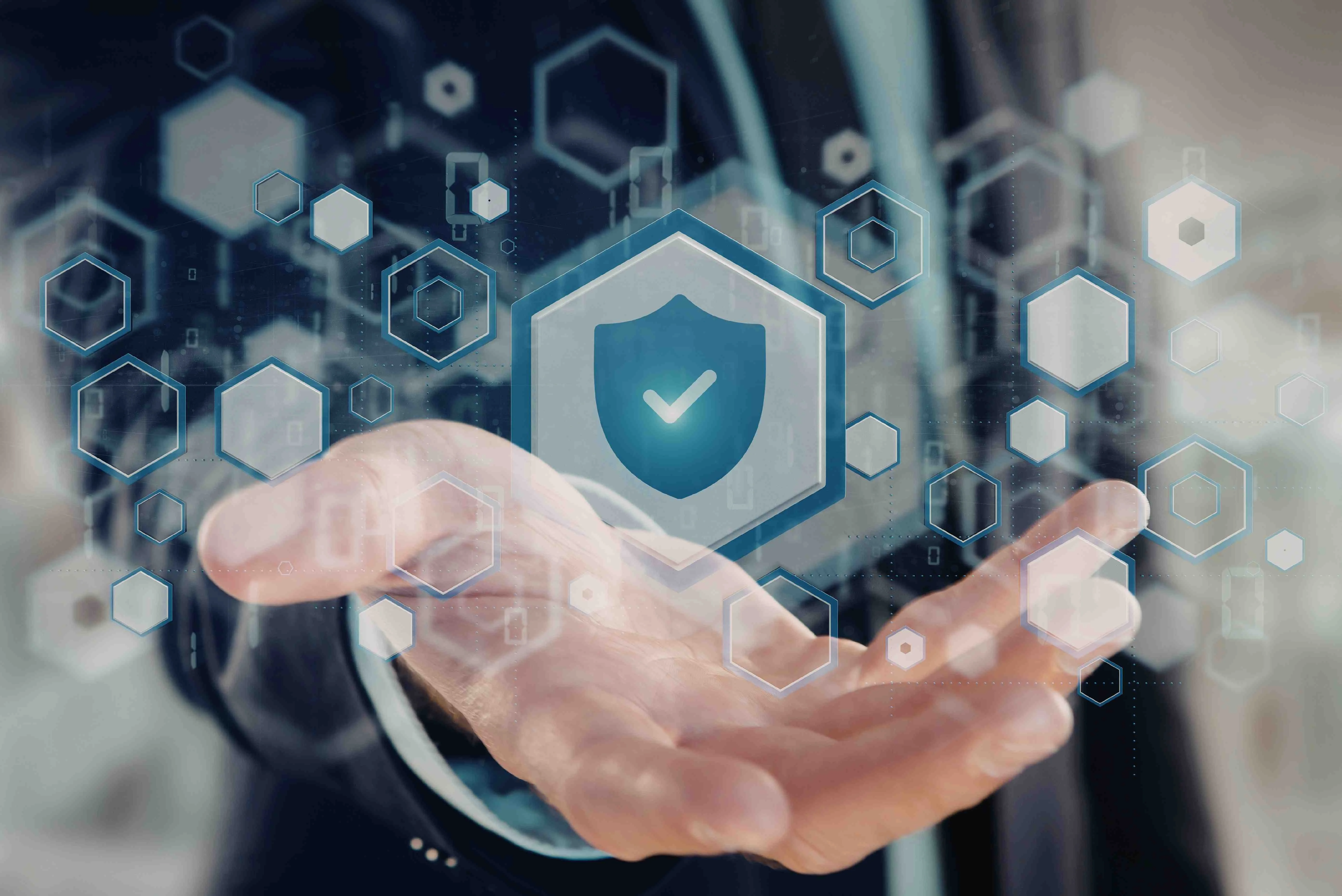 Camadas de proteção em segurança eletrônica: arquitetura defense in depth para ambientes críticos