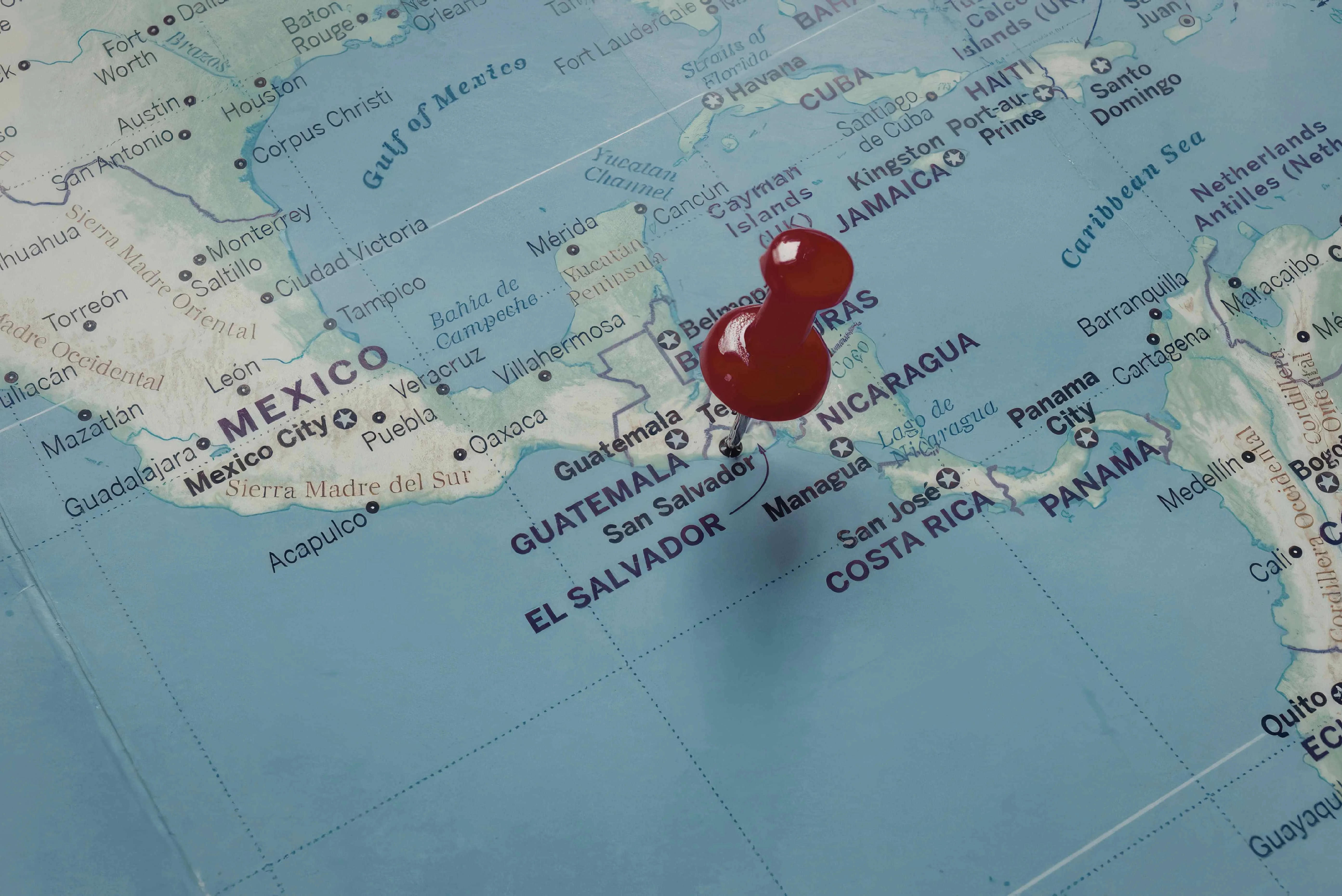 Integração multi-site em segurança eletrônica: como monitorar e controlar operações distribuídas na américa latina